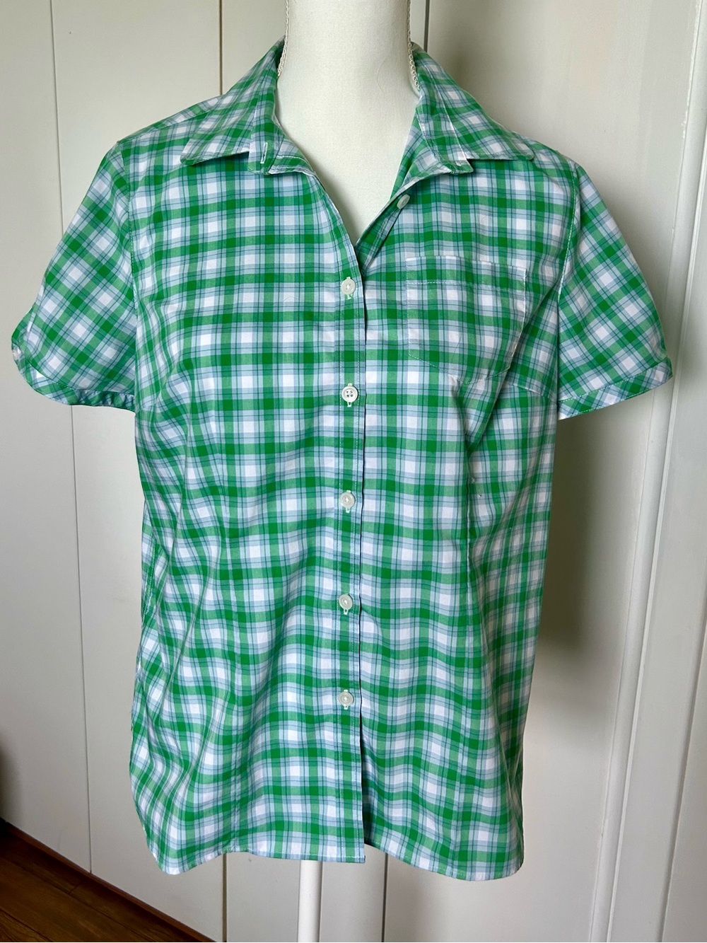 L.L. Bean Green & White Plaid Short Sleeve Button-Down Shirt